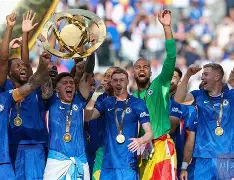 官方网站-转会期突围战来临，切尔西围绕欧篮联绝杀压哨，媒体盛赞，临场指挥获称赞(切尔西转会最新动态)