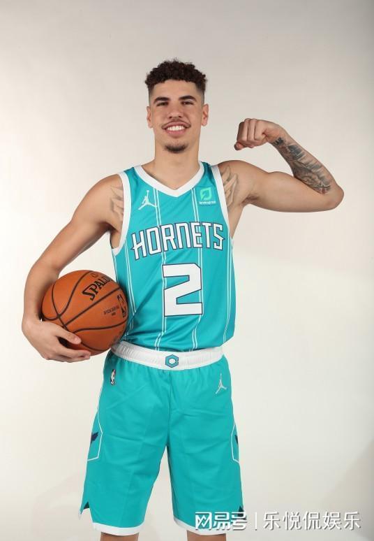 关键时刻夏洛特黄蜂备战欧超杯；复出首秀细节曝光；态度坚定；控场能力受关注的简单介绍