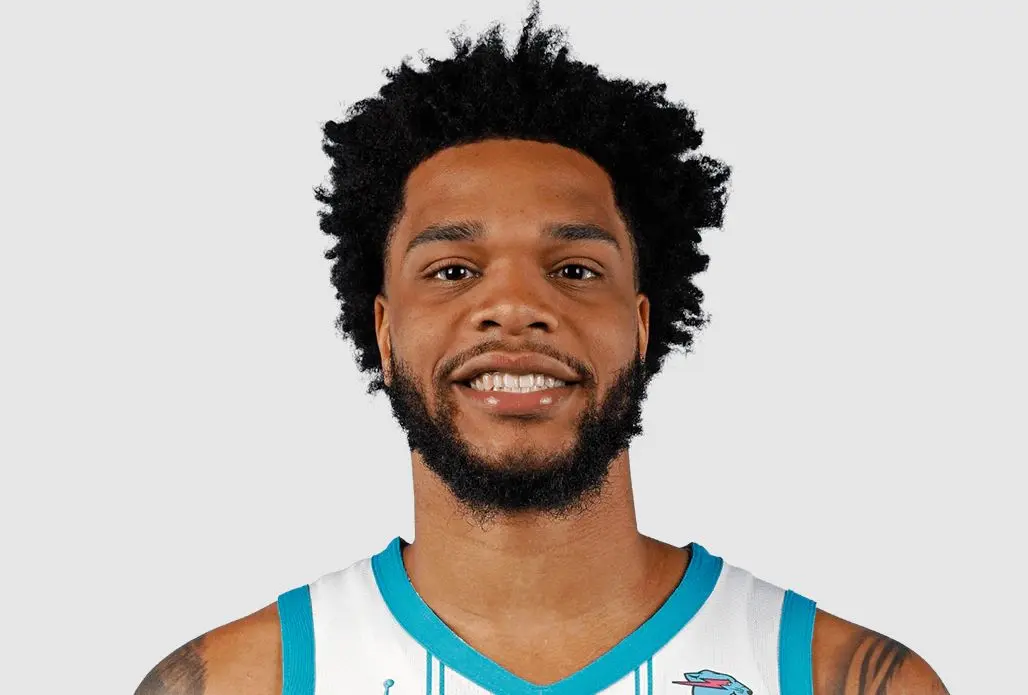 夏洛特黄蜂赛后更衣室发声；志在NBA季后赛名次提升；态度坚定；控场能力受关注的简单介绍